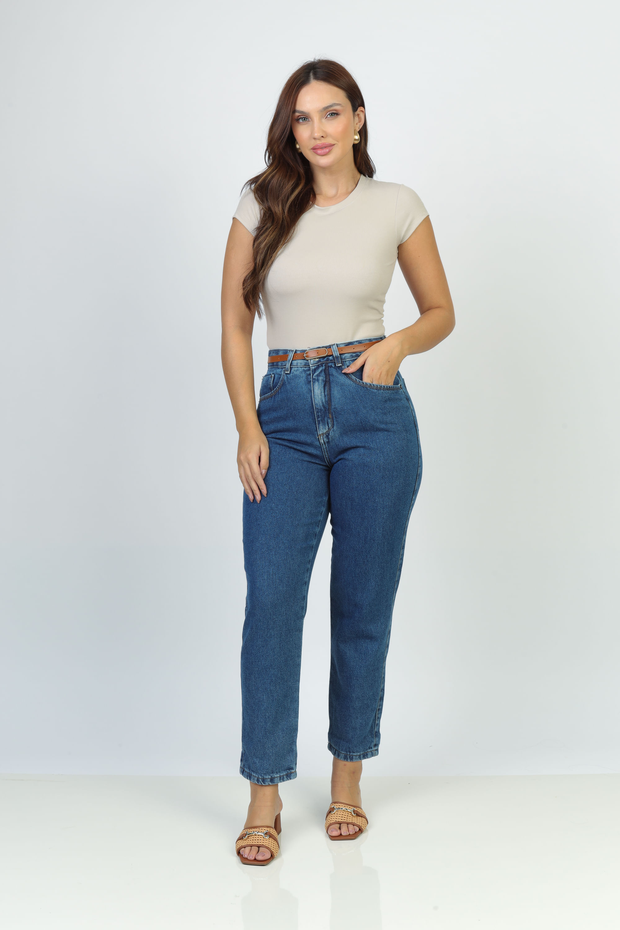 Cinto CalÇa Cintura Alta Com Blusa Por Dentro Calça Jeans Mom Com